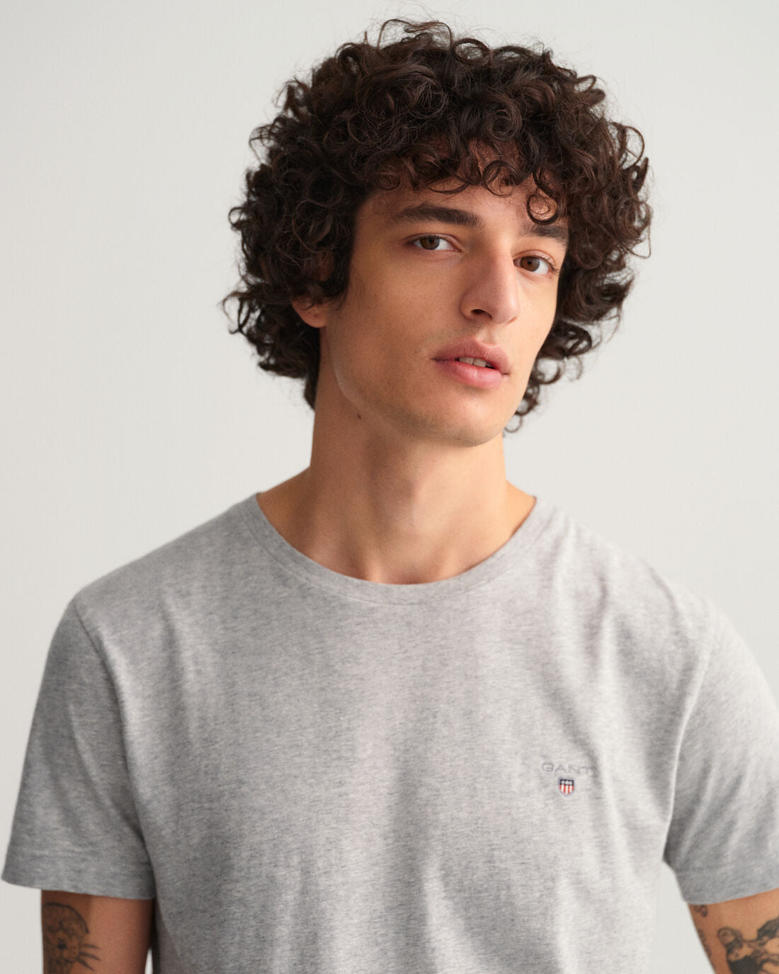 Μπλουζάκι λαιμόκοψη Gant - Γκρι