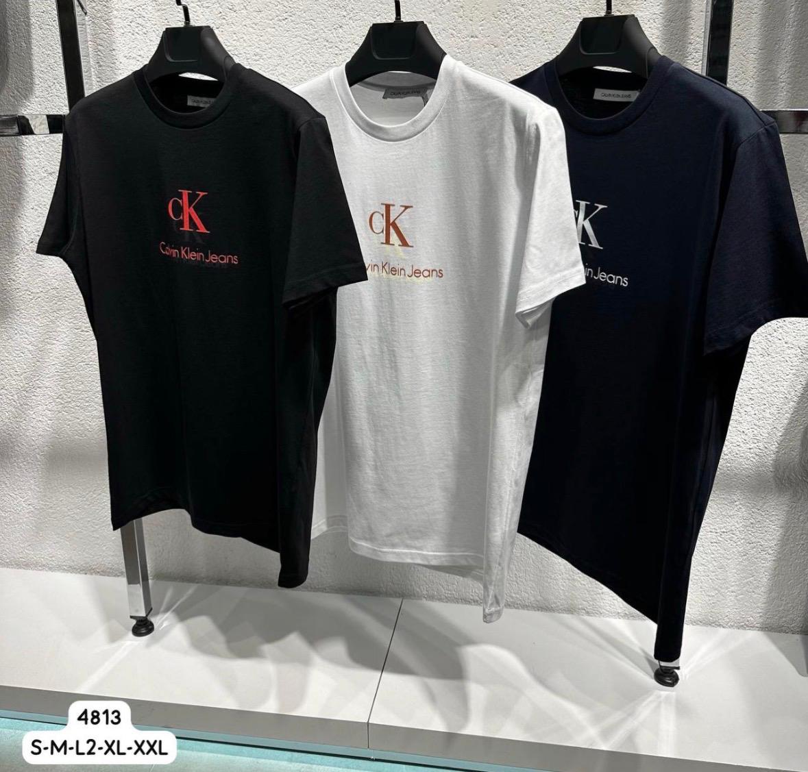 Μπλουζάκι Calvin Klein με λαιμόκοψη - Μαύρο