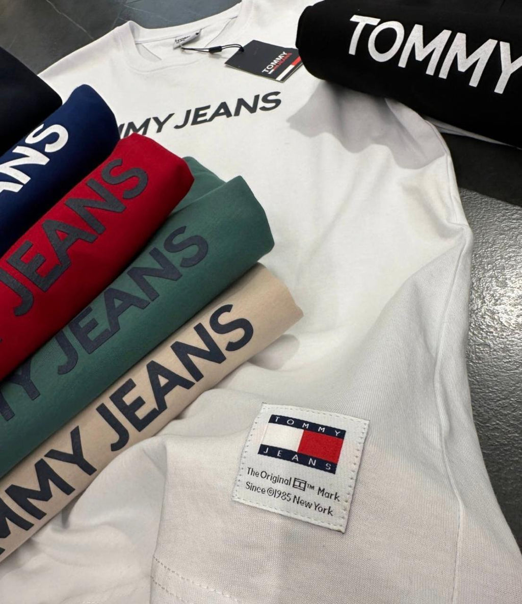 Μπλουζάκι Tommy Jeans με λαιμοκοψη oversize - Μαύρο
