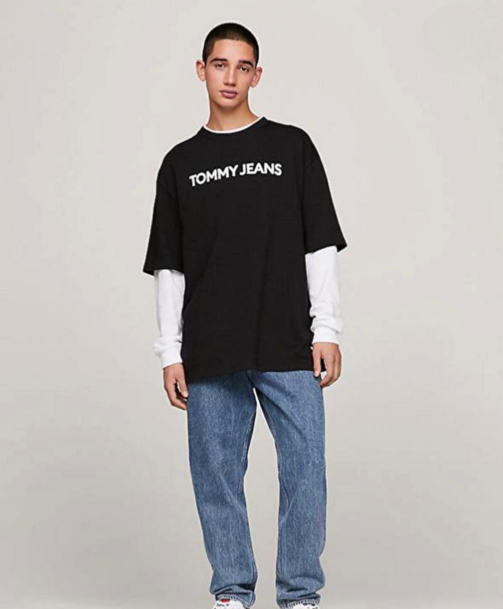 Μπλουζάκι Tommy Jeans με λαιμοκοψη oversize - Μαύρο
